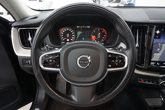 Volvo XC60 14 of 30