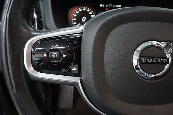 Volvo XC60 15 of 30