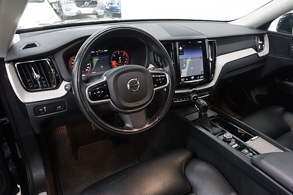 Volvo XC60 13 of 30