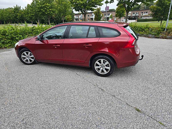 Volvo V60 11 of 27