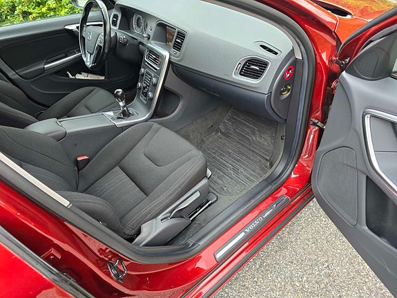 Volvo V60 17 of 27