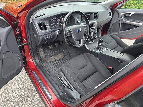 Volvo V60 15 of 27