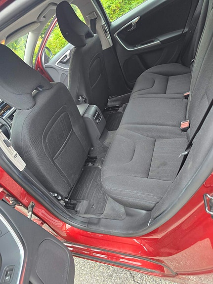 Volvo V60 14 of 27