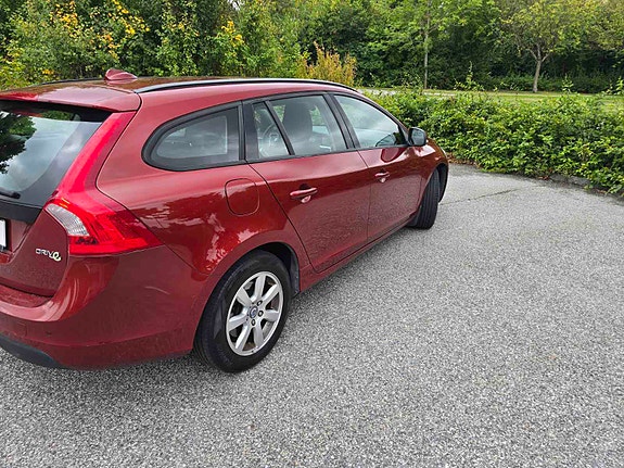 Volvo V60 4 of 27