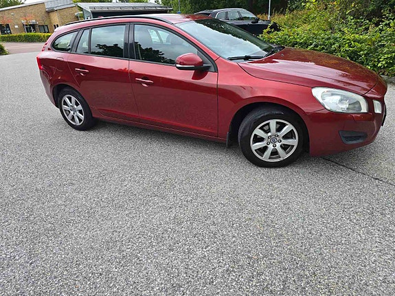 Volvo V60 5 of 27