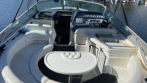 Sea Ray 37 SS med 2x V8 Diesel -90 inkl båtvagn HÖSTPRIS! 3 of 12