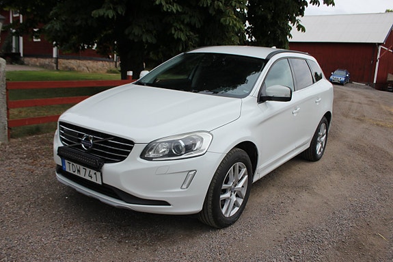 Volvo XC60 3 of 11