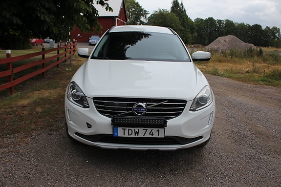 Volvo XC60 4 of 11