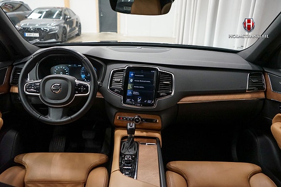Volvo XC90 8 of 16