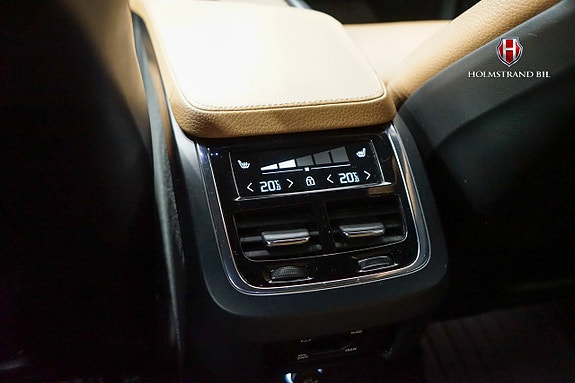 Volvo XC90 12 of 16