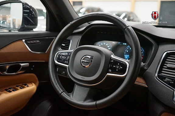 Volvo XC90 9 of 16