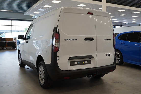 Ford Transit Courier 12 of 14
