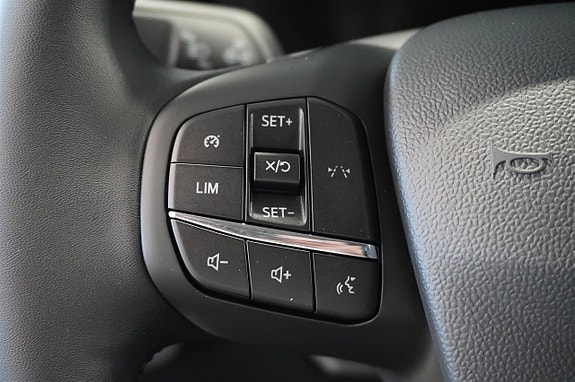 Ford Transit Courier 11 of 14