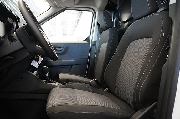 Ford Transit Courier 3 of 14