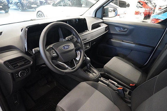 Ford Transit Courier 2 of 14