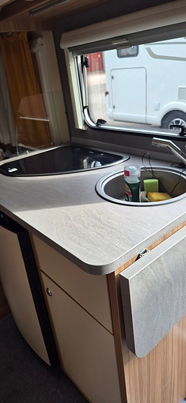 Weinsberg 390 cara two 6 of 8