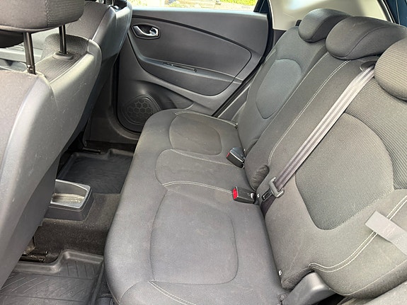 Renault Captur 5 of 15