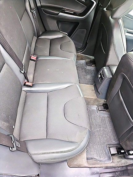 Volvo XC60 8 of 16