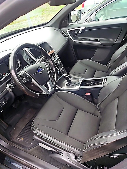 Volvo XC60 5 of 16