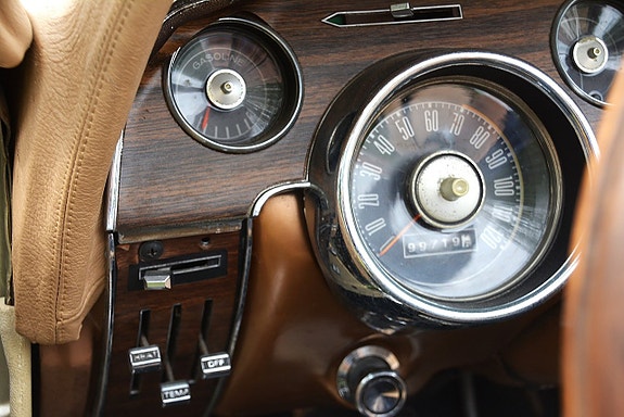 Ford Mustang 21 of 30