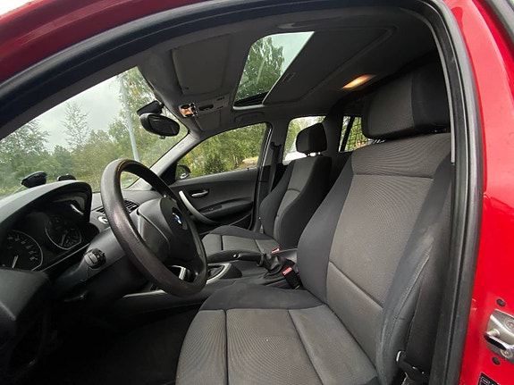 BMW 118i 5 of 8