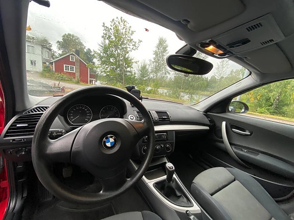 BMW 118i 6 of 8
