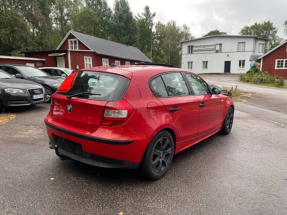 BMW 118i 3 of 8