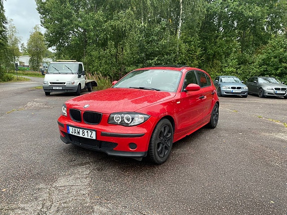 BMW 118i 2 of 8