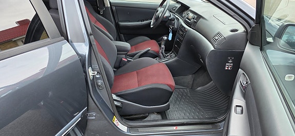 Toyota Corolla 8 of 14