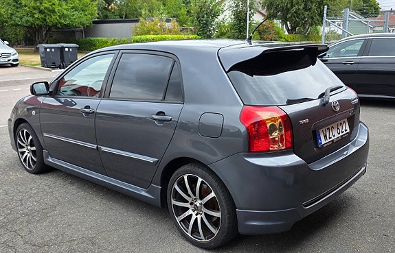 Toyota Corolla 3 of 14