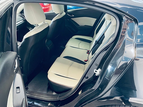 Mazda 3 14 of 21