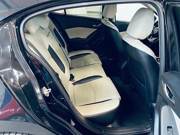 Mazda 3 19 of 21