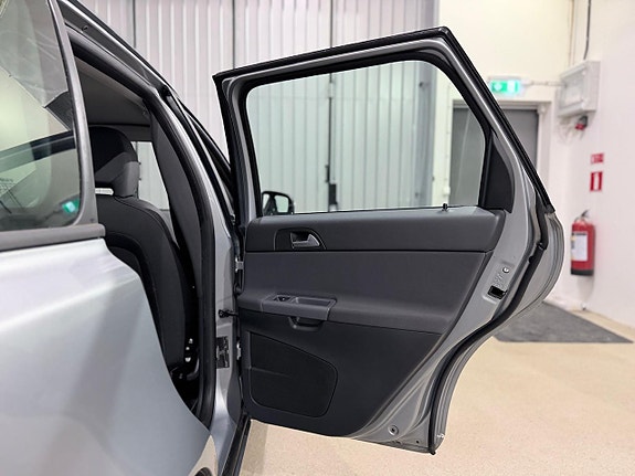 Volvo V50 17 of 21