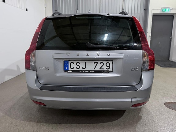 Volvo V50 4 of 21