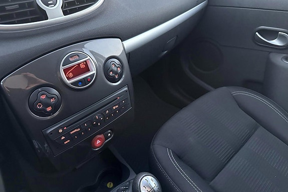 Renault Clio 15 of 18