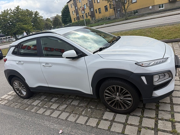 Hyundai Kona 2 of 6