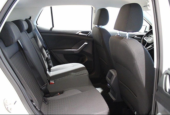 Volkswagen T-Cross 7 of 9