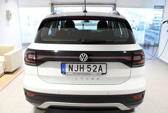 Volkswagen T-Cross 3 of 9