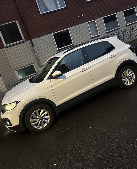 Volkswagen T-Cross 5 of 9