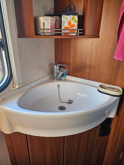 Knaus R21 25 of 27
