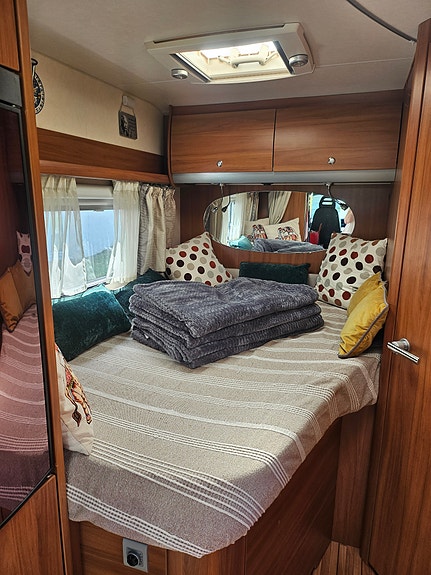 Knaus R21 9 of 27