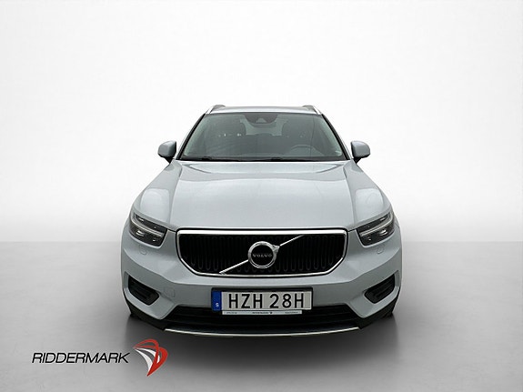 Volvo XC40 2 of 30