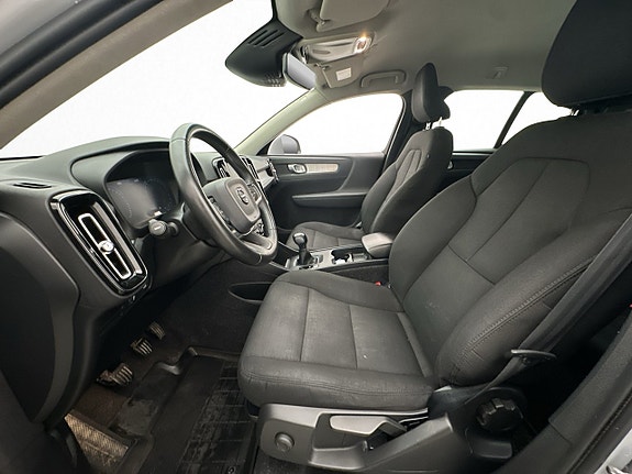 Volvo XC40 9 of 30