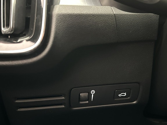 Volvo XC40 26 of 30