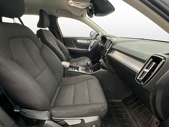 Volvo XC40 23 of 30