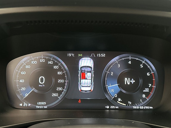 Volvo XC40 13 of 30