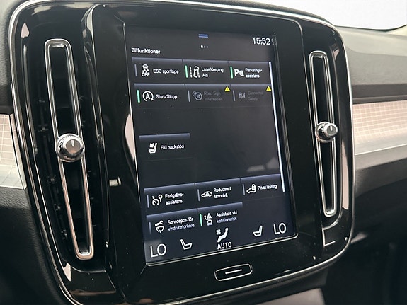 Volvo XC40 17 of 30