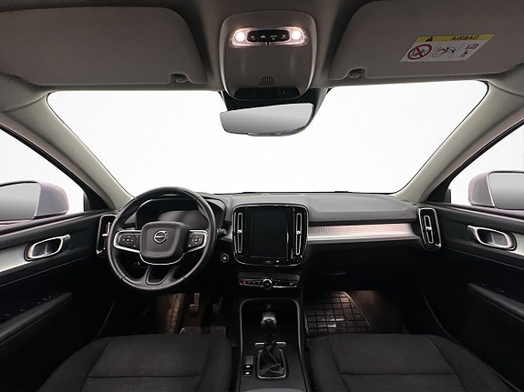 Volvo XC40 10 of 30