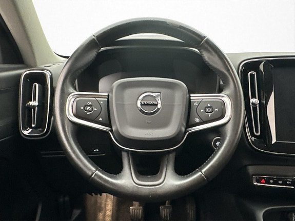 Volvo XC40 11 of 30
