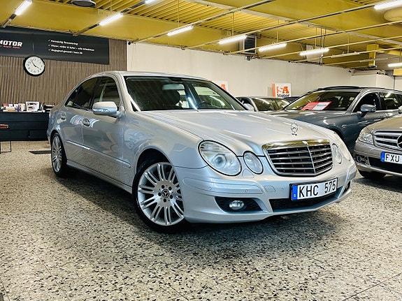 Mercedes-Benz E200 2 of 23